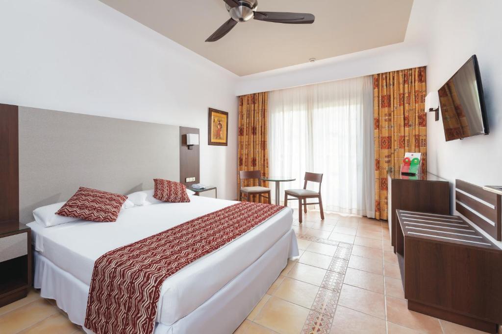 Hotel Riu Funana 04